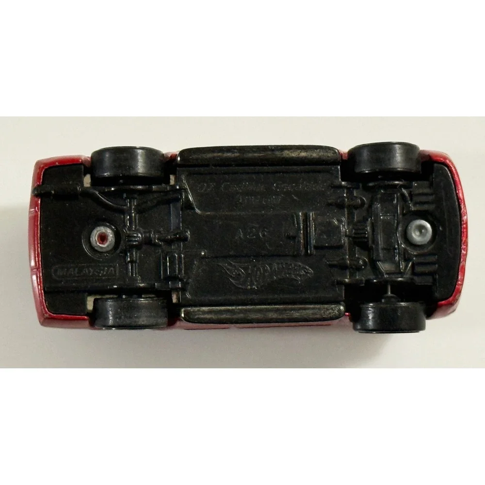 Hot Wheels '07 Cadillac Escalade Kids‎ 1/64 Red Diecast SUV Car